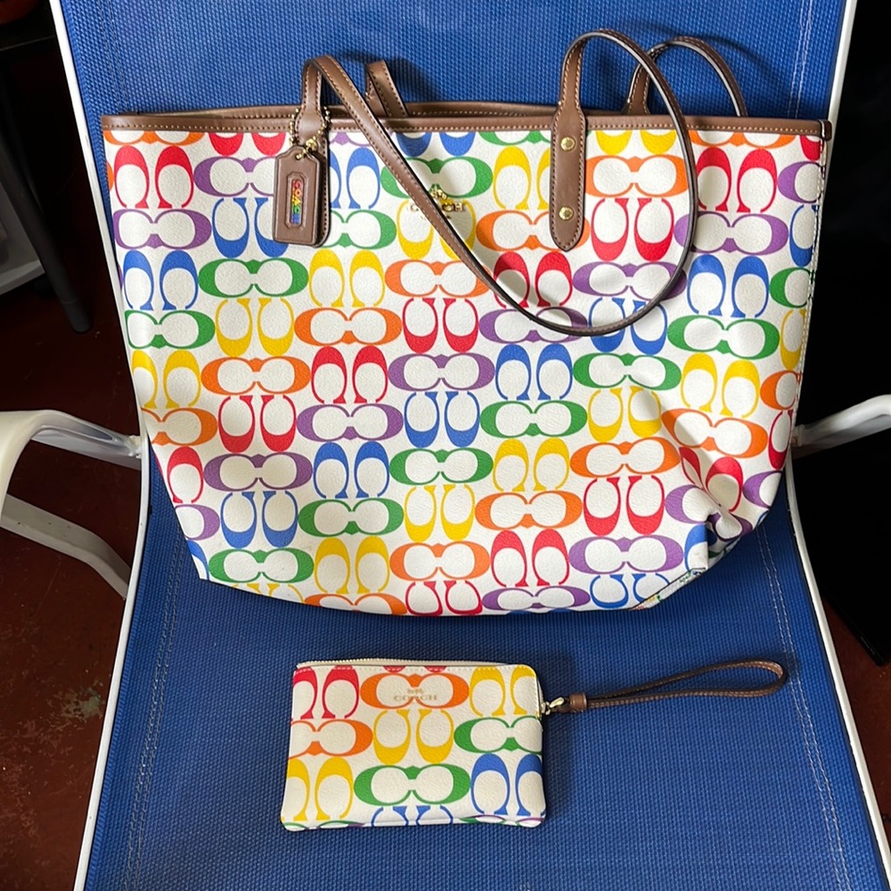 Coach reversible city tote Rainbow purse. includes mini wallet